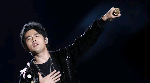 六尺之下|TMEA盛典收官，首位官宣嘉宾周杰伦网友最期待，却是唯一“陪跑”