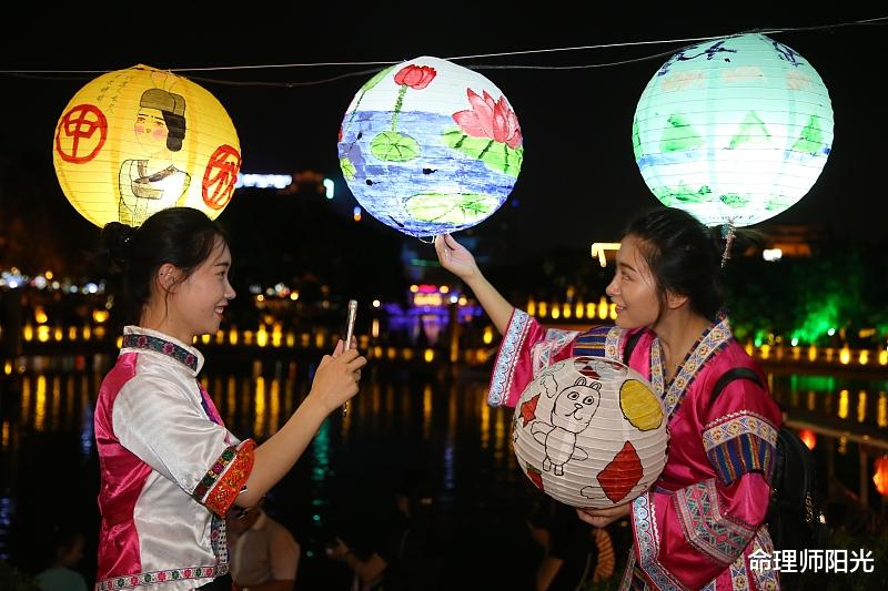 |祥云绕枝头，这类人往后必成大器