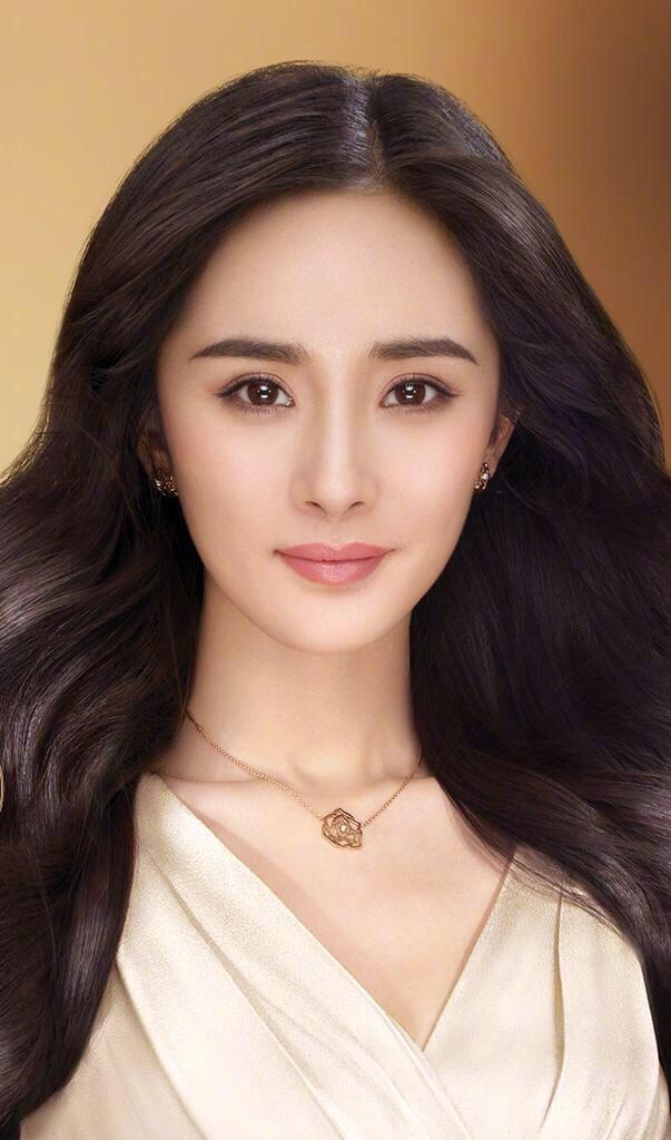 小姐姐|冰雪聪明的杨幂，靠着扬长避短这个绝技，演艺事业一路辉煌