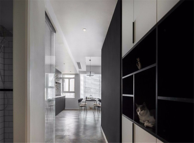 |80平黑白灰现代北欧风，黑色床头柜质感满满