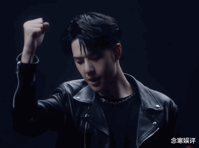 EDG连输两把后，男性玩家怪王一博不该跳舞，实则害怕择偶权被夺