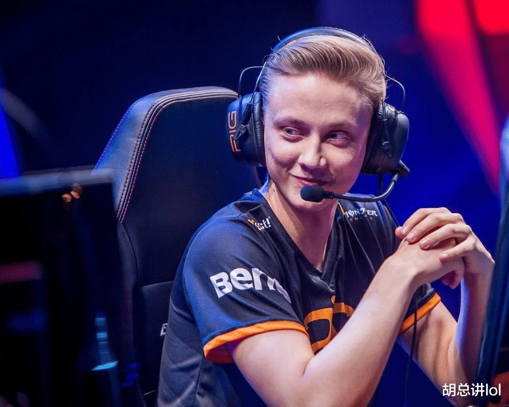 fnc战队|LOL：FNC下路被换真相，想让欧城回来结果Upset不同意，可悲啊