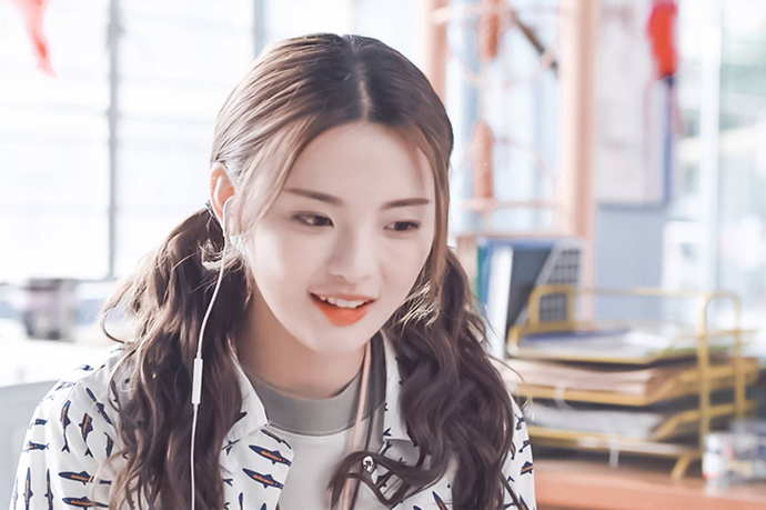 赵丽颖|2021最火十大女明星，Angelababy勉强上榜，赵丽颖仅排第二