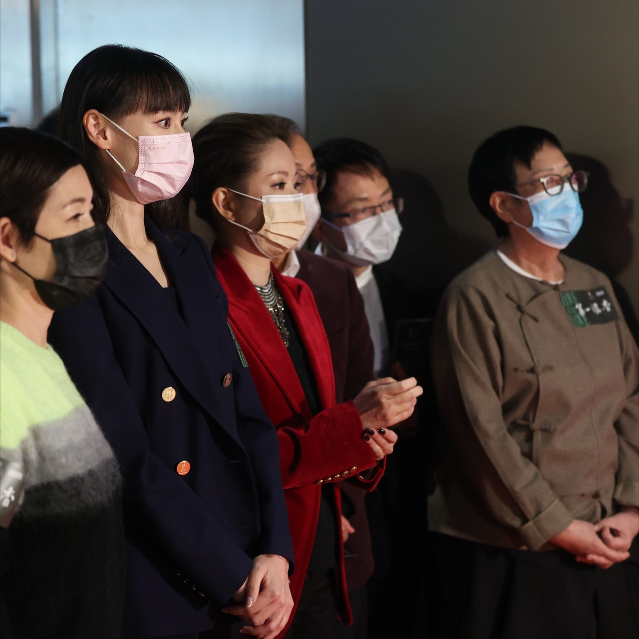 梁洛施|33岁梁洛施罕见现身活动，面部明显发腮，自曝不会为孩子放弃拍戏