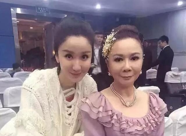 整容|初见惊为天人，再见脸僵如石！这10位女星的脸，到底怎么了