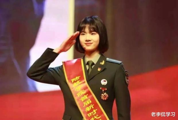 老李侃学习|高颜值女飞行员走红,成功登上新闻联播,一露脸惊艳1.2亿国人