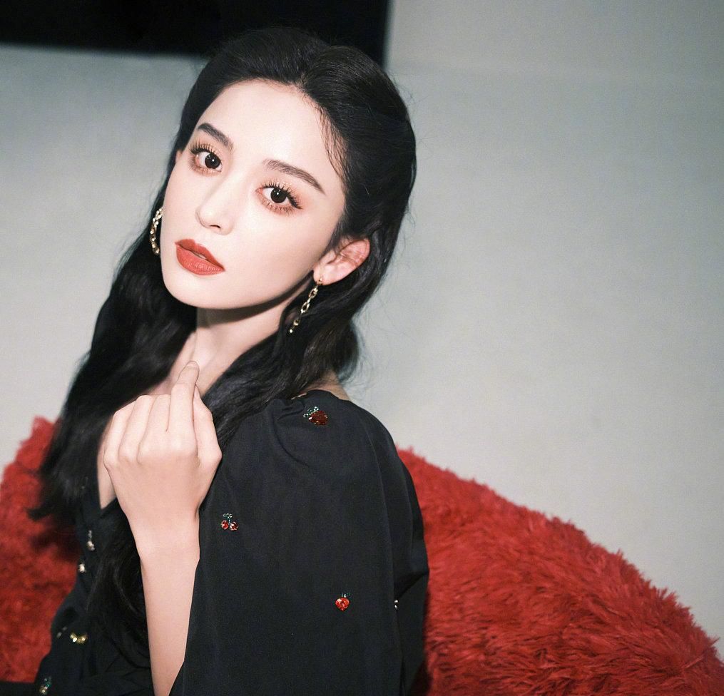 唇妆 复古红唇妆让你好运一整年！高圆圆优雅钟楚曦明艳，谁也能驾驭