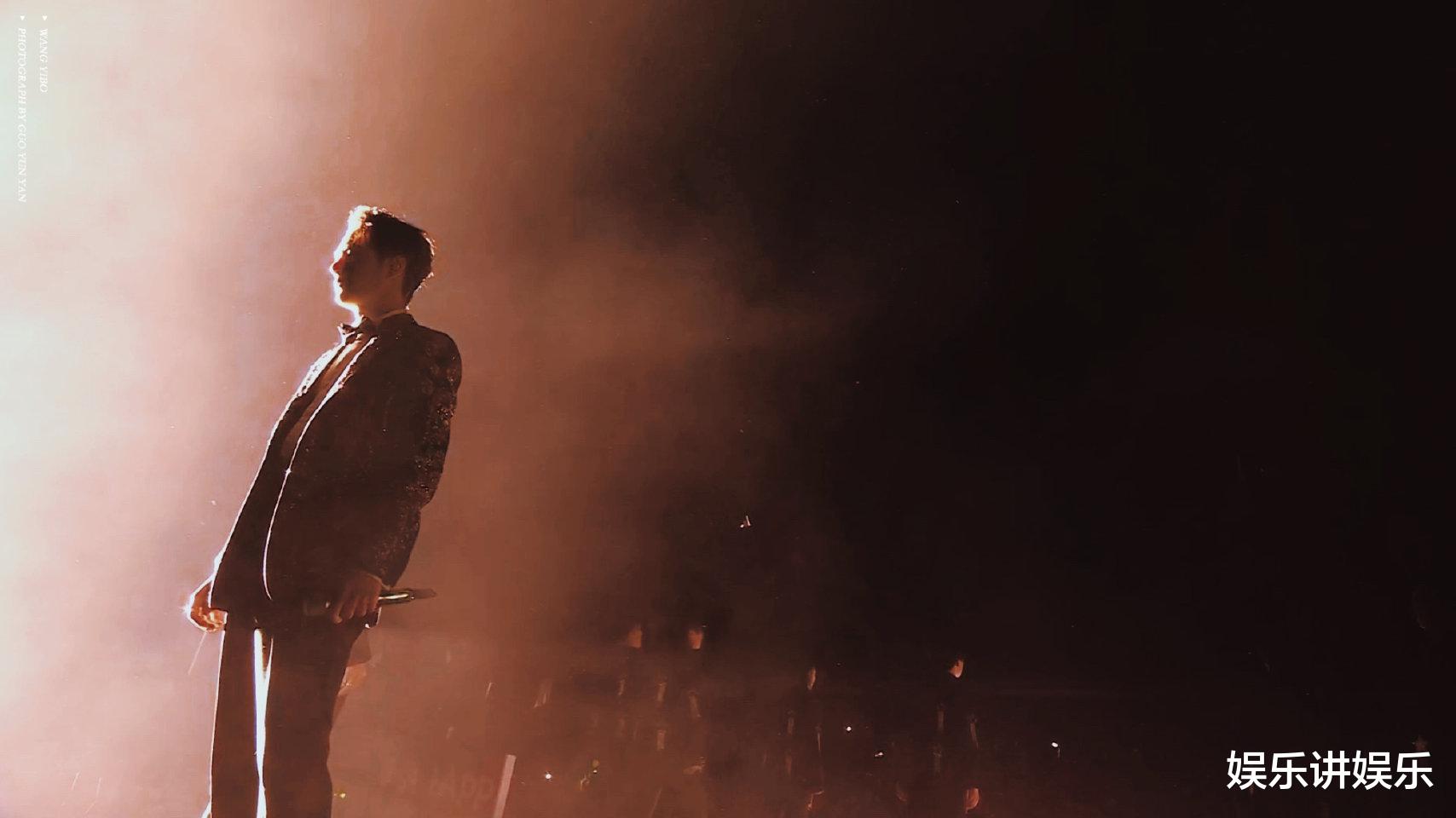 鹿晗|工作室发广告,粉丝却是催正主出现,是让人牵肠挂肚的王一博了!