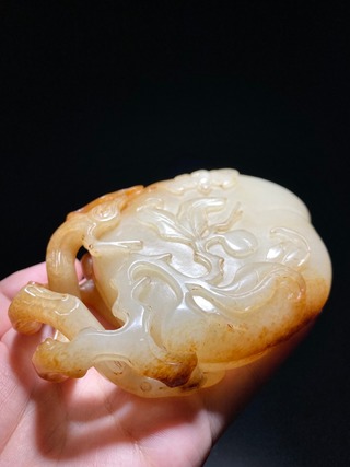 乾隆|清乾隆 和田玉籽料 白玉 双联 桃形 玉盒