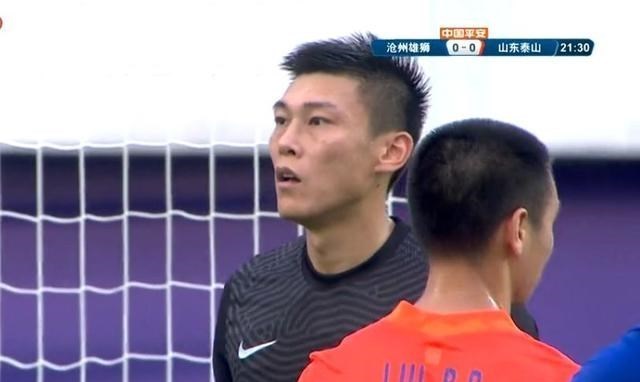憨爸爸育儿|郝伟换人见效费莱尼头球破门，德尔加多进球无效，泰山队一球领先