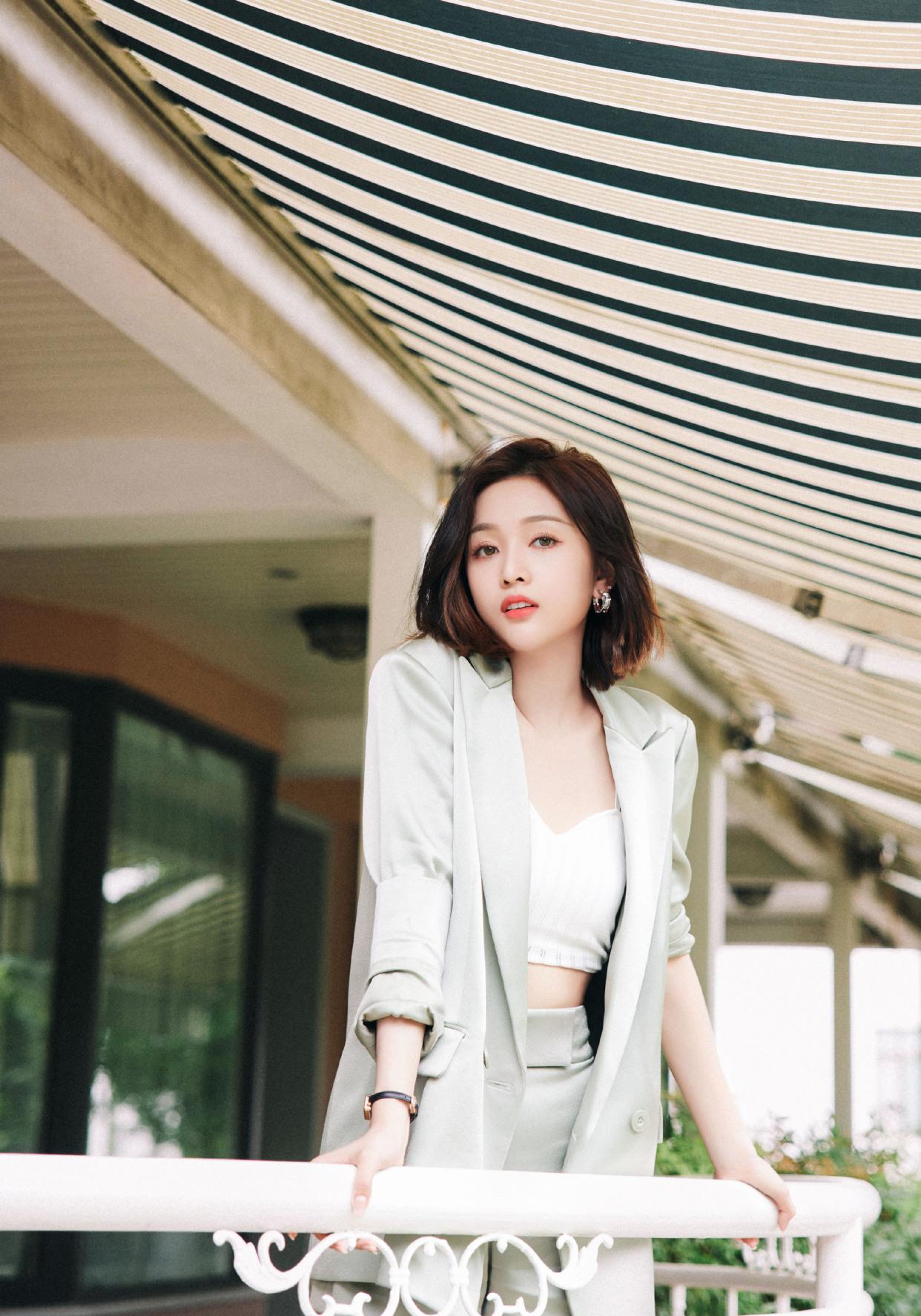 迪丽热巴|娱乐八卦：龚俊，热巴，杨幂，沈腾，鞠婧祎，吴宣仪陈伟霆……