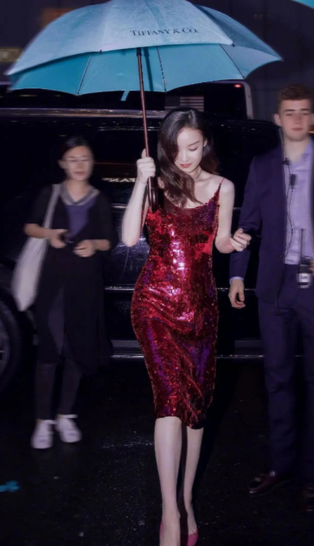 古力娜扎|21位女星出圈“神图”：程潇跳舞不算啥，她抬眸瞬间惊艳了时光