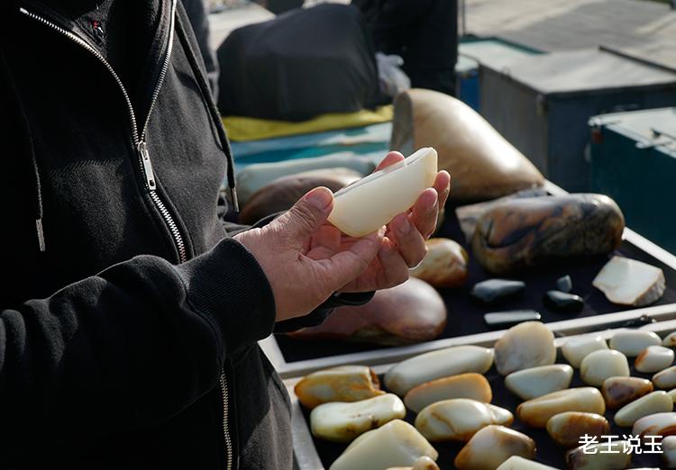 |这种和田玉料子在市场上几乎看不到了