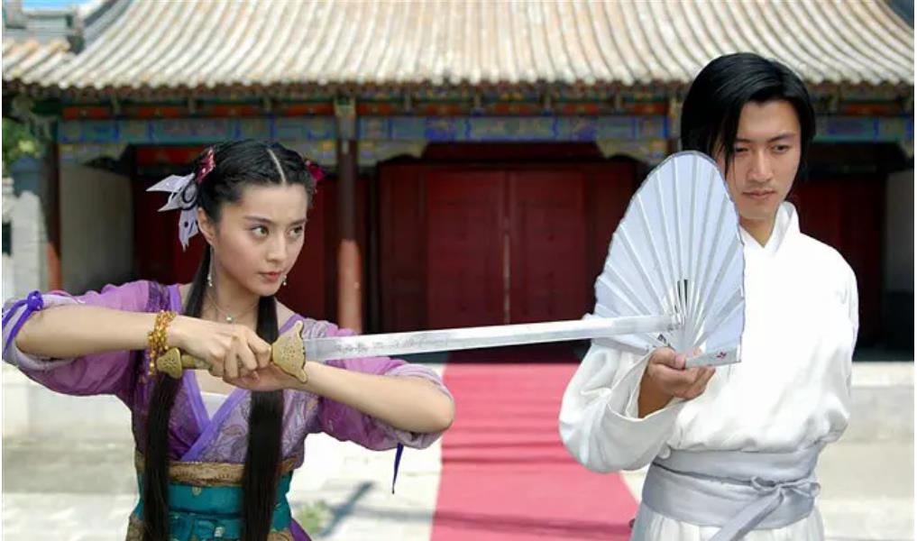 江玉燕|那个“把全剧杀得只剩下片名的女人”，带给我童年阴影，持续至今