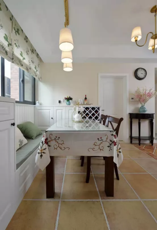 这7款背景墙装饰，瞬间将鸡肋餐厅变成最闪耀区域！