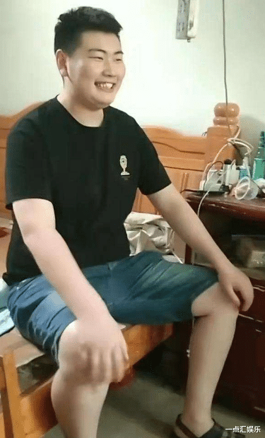 陈亚男|保时捷女独自向朱小伟提亲，手拿烧饼太接地气，颜值不输陈亚男