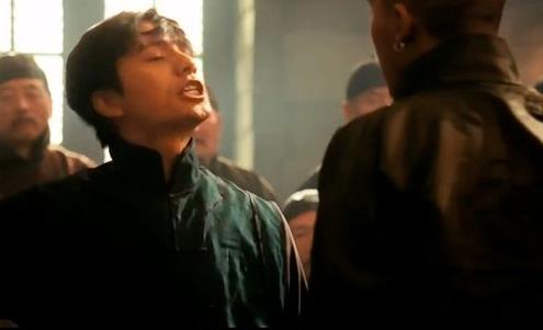 |李佳琪联合薇娅“封杀”品牌，欧莱雅不讲武德，被逼道歉