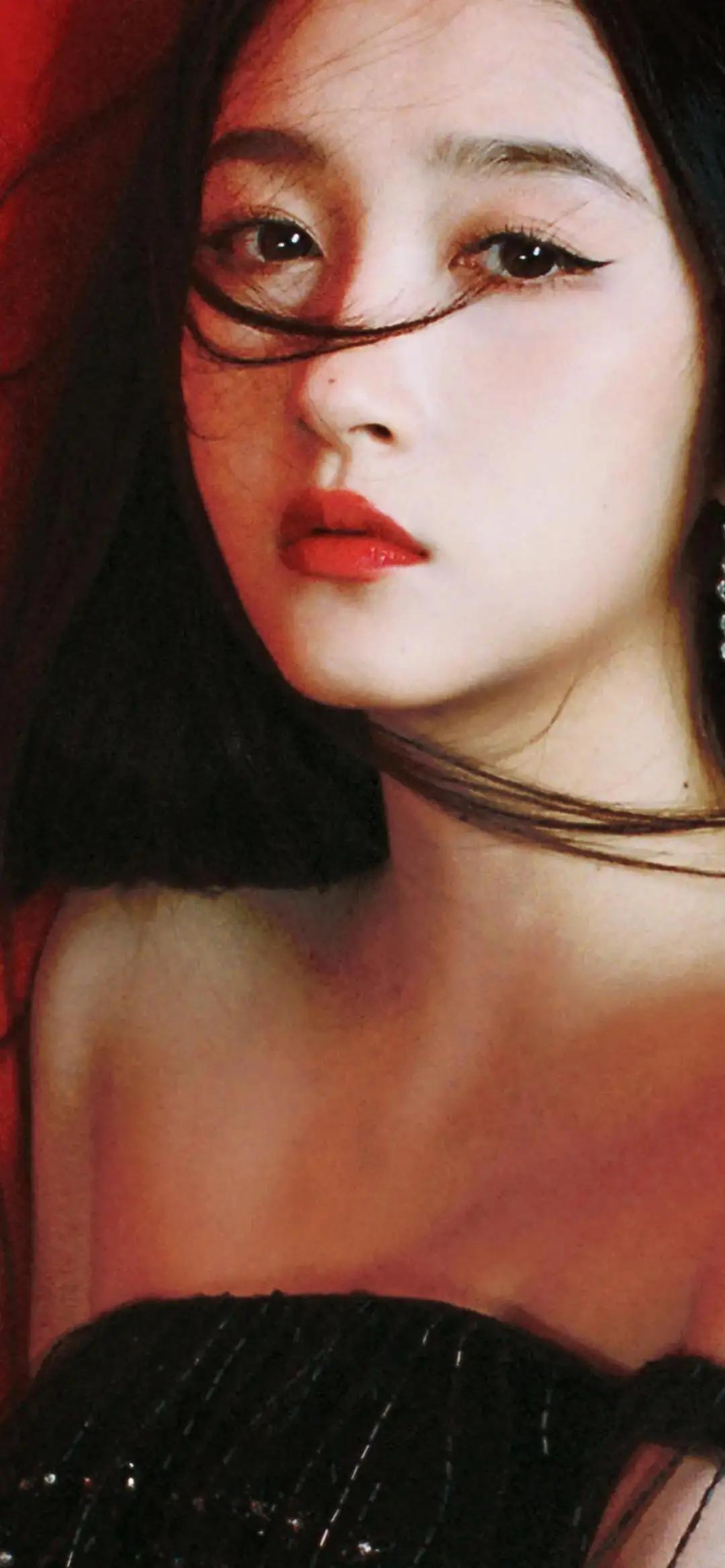 |食色14——红与黑映衬下的极致白嫩,清纯又性感的美少女