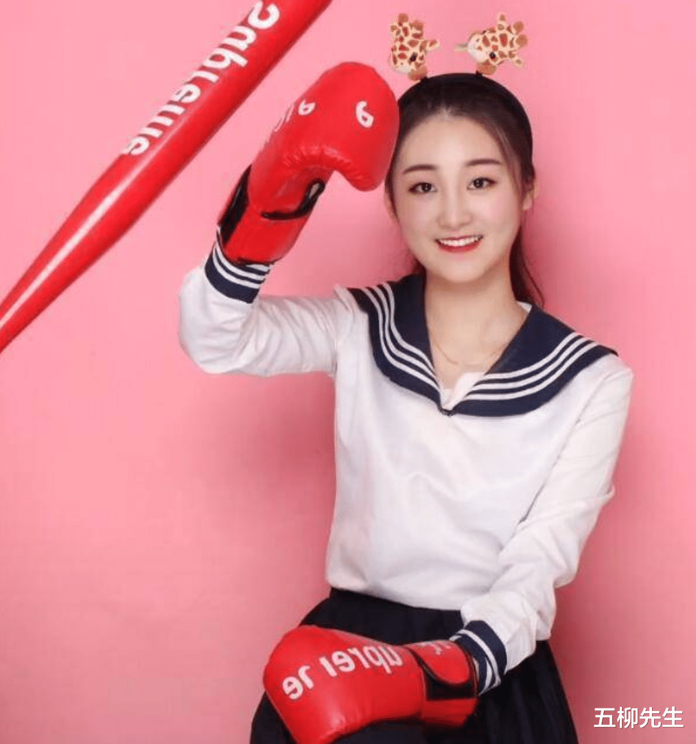 顾廷烨|太委屈！陈亚男直播间首次正面回应质疑，眼泪眼眶打转让粉丝心疼