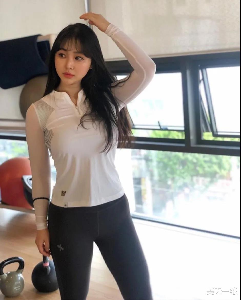 小奶狗|羡慕！34岁“老阿姨”撩走小7岁小奶狗，网友：看到身材后明白了