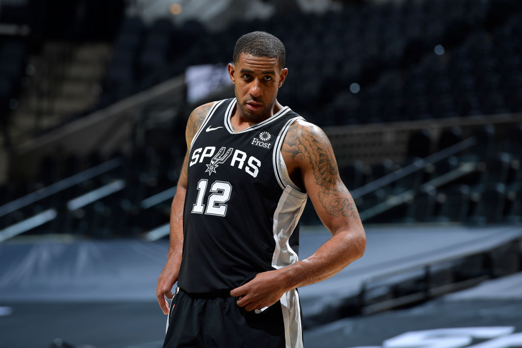 篮网队|篮网签约阿德引热议！全明星冲冠阵容太疯狂，美媒调侃杜兰特的反应