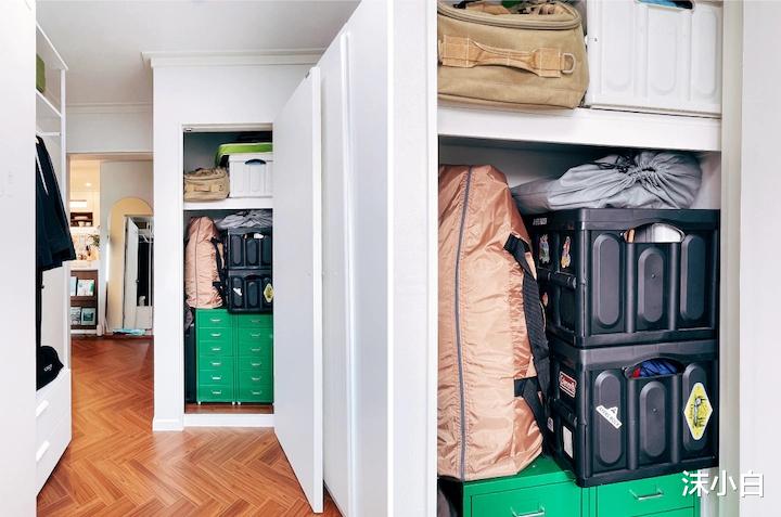 新老房89平，全屋猪肝红的地板，开放式厨房一个顶三！太精致了