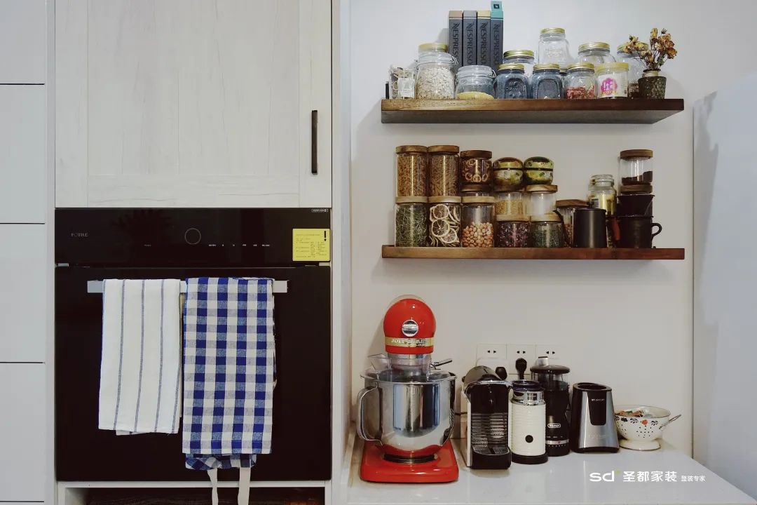 小户型厨房太小?圣都家装教你3招搞定厨房收纳,空间翻一倍!