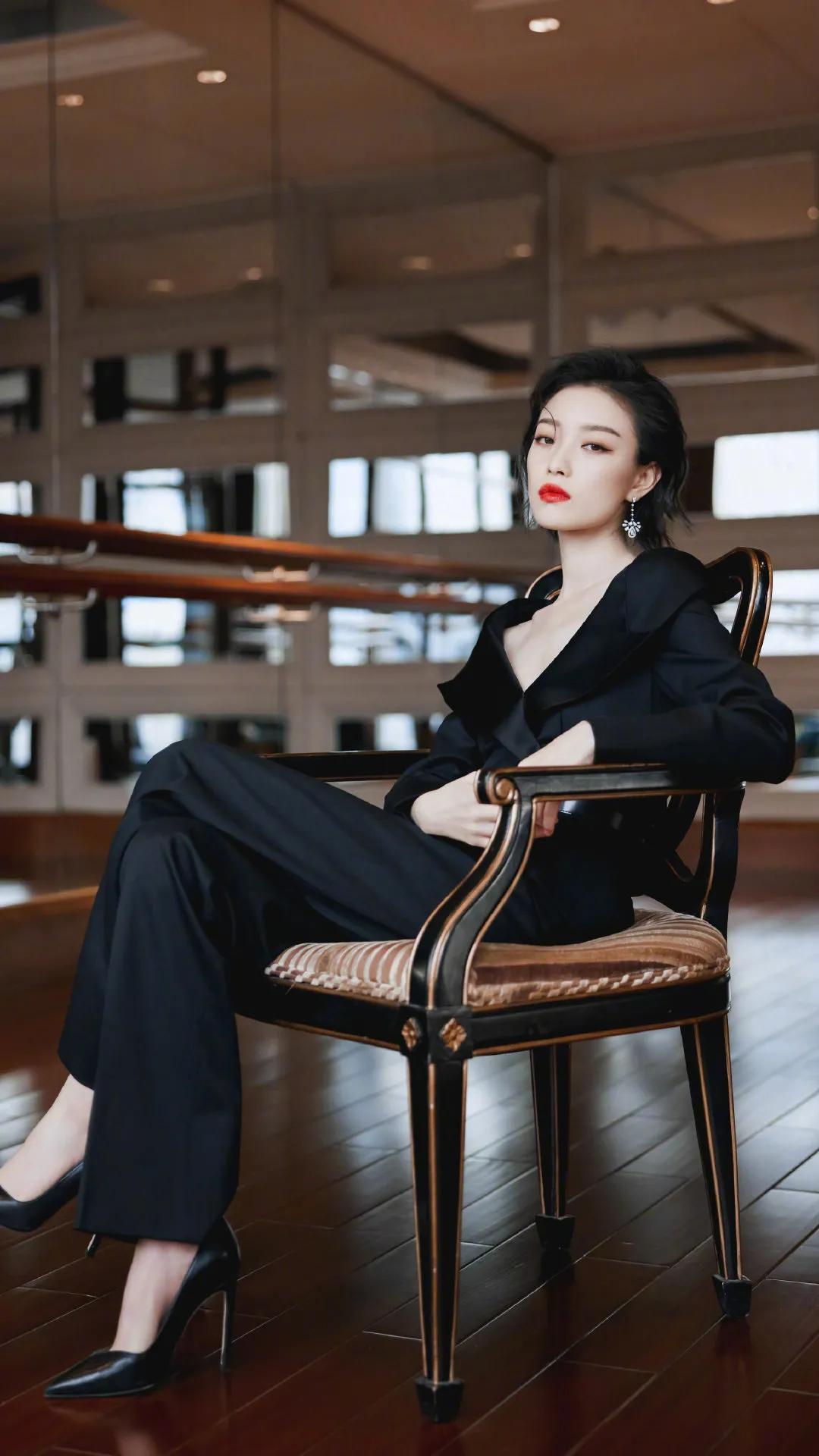 倪妮|炸街！炸街！白鹿竟然比倪妮还A？周也pk刘诗诗，毫不逊色。