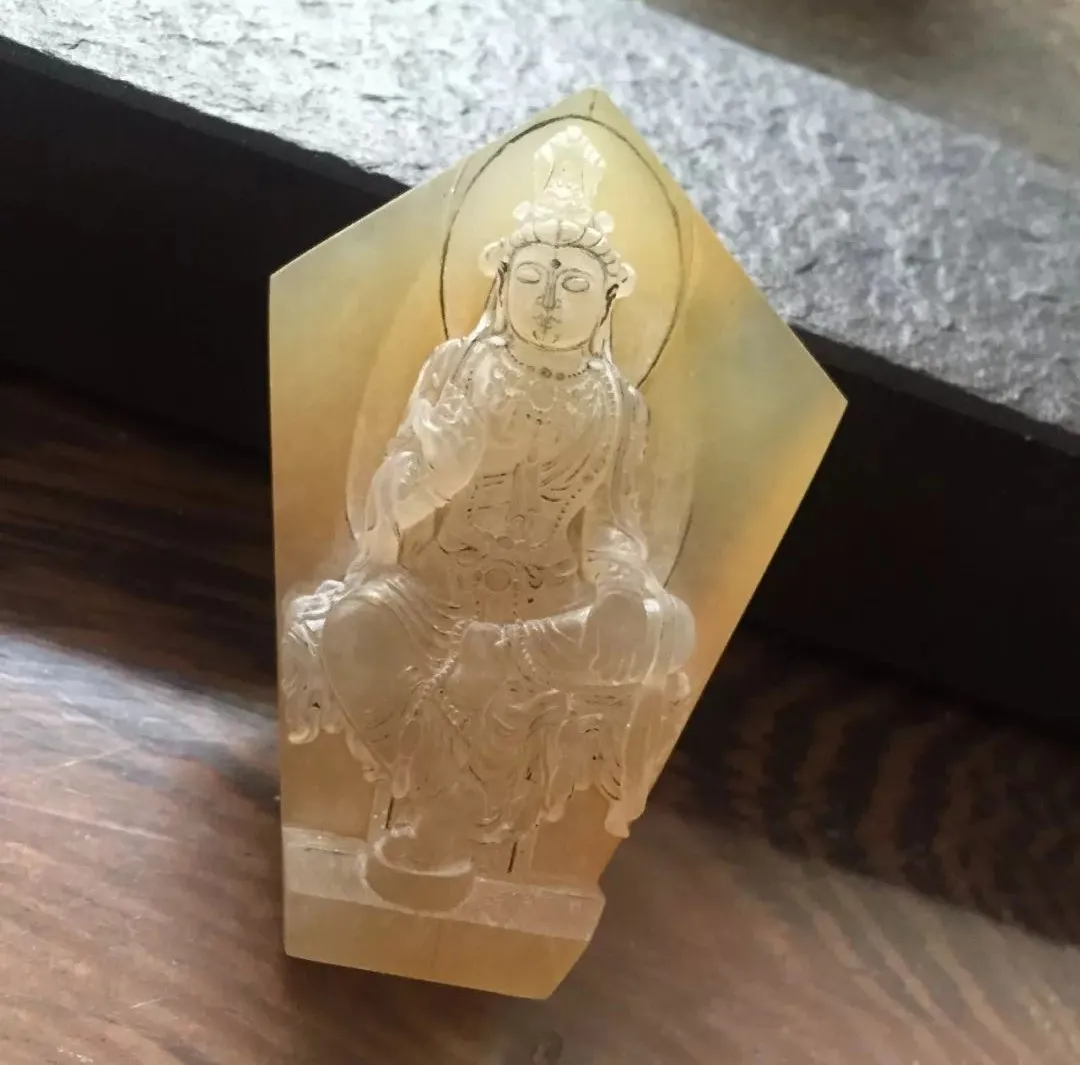 翡翠|罕见的翡翠高冰黄翡片料,料好雕工精湛,难得的收藏极品!