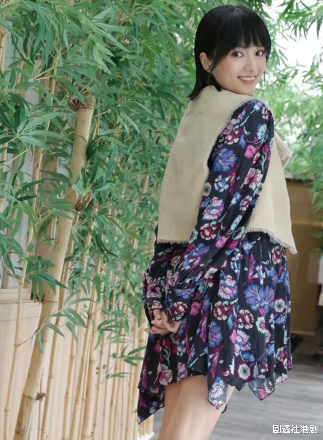 陈嘉宝|三年抱三！31岁TVB童颜女星三胎随时可生，罕见公开孕肚写真照