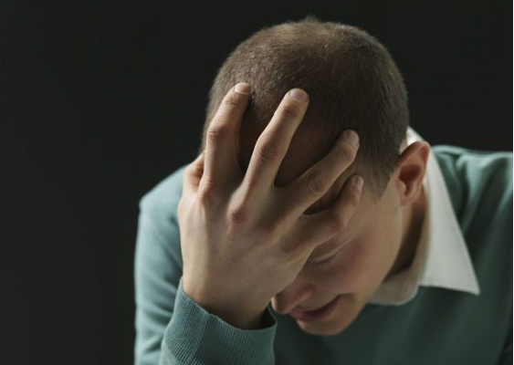 脱发|年纪轻轻就脱发？想要改善脱发掉发！不如从这4点开始做起