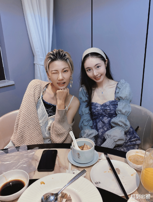 霍尊|霍尊前女友涨粉70万成网红！被路人偶遇抓拍生图，和精修差距太大