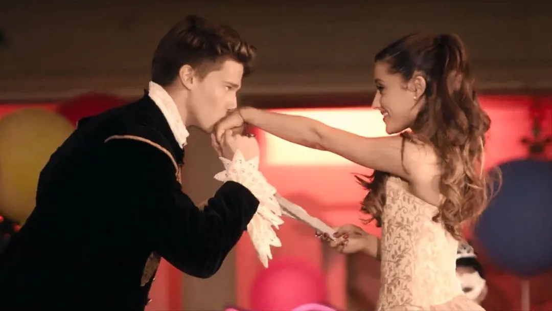 白梦妍|施瓦辛格儿子遗传成功帅气依旧！网友：王子殿下无疑！