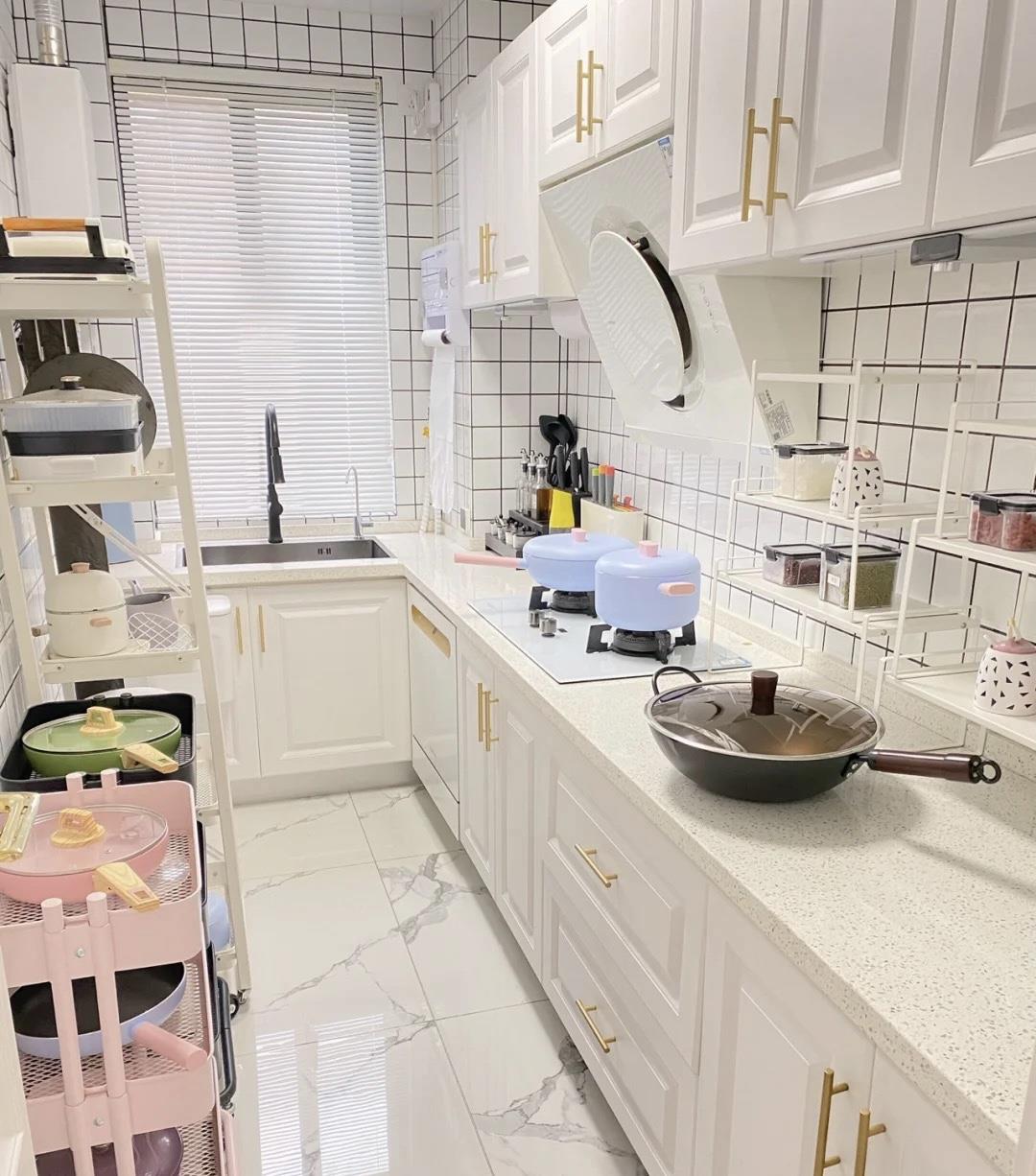 女主128㎡新居,色彩碰撞带来的新颖浪漫体验,引得上万网友收藏