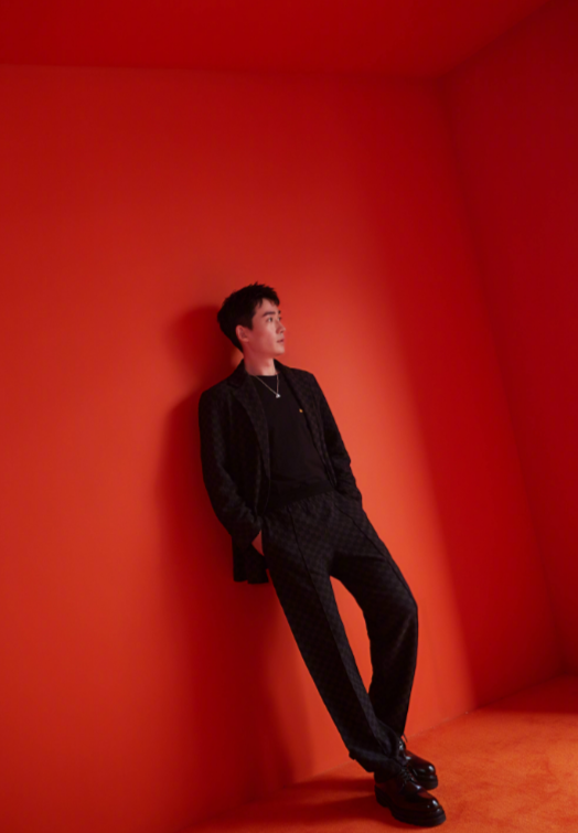 朱一龙|疑似朱一龙孩子正脸照曝光，看正脸后：这一个模子刻出来的吧！