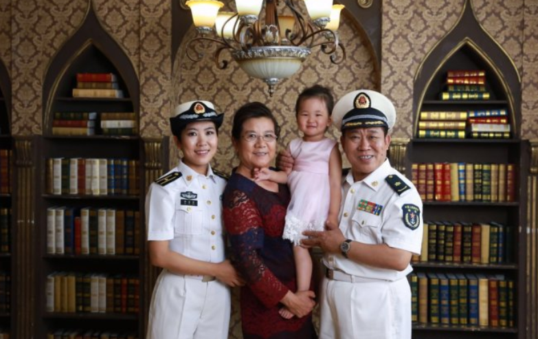 杜旭东|国家一级演员杜旭东，因嘴歪一辈子演坏人，如今女儿成了他的骄傲