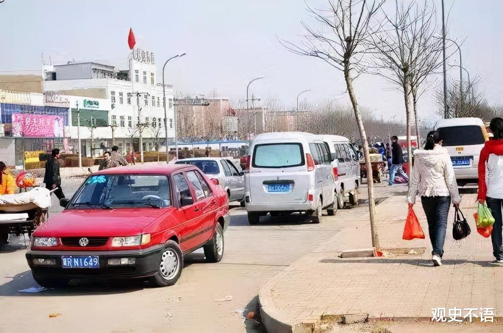房价|城市出现“伪富人”集体？实际生活很惨，过得还不如农民