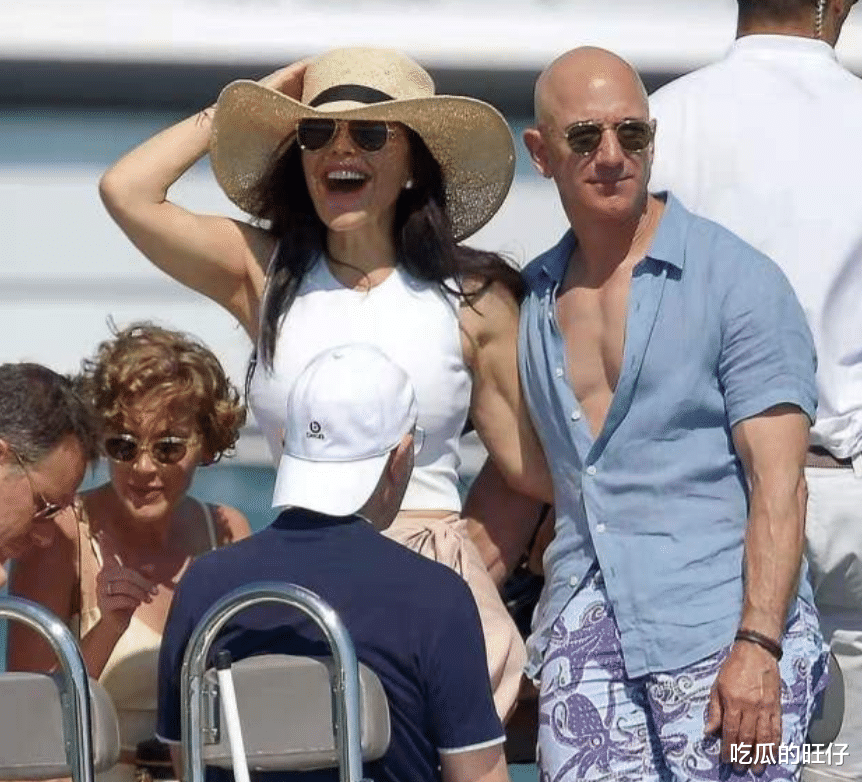 明星出轨|贝佐斯：抛弃相守25年的原配，出轨好友妻子，花1.65亿为她买豪宅