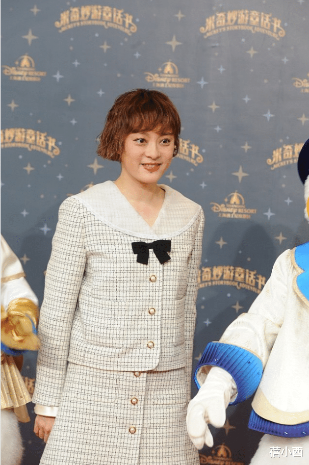 蓓小西|孙俪这回风格大变,烫了泡面头穿小香风套装,就她能穿出国际范