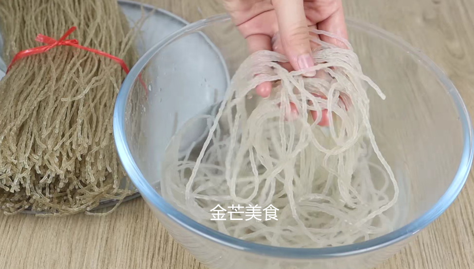 不会辨别红薯粉条？教你4个小方法，真假粉条一目了然，涨知识了