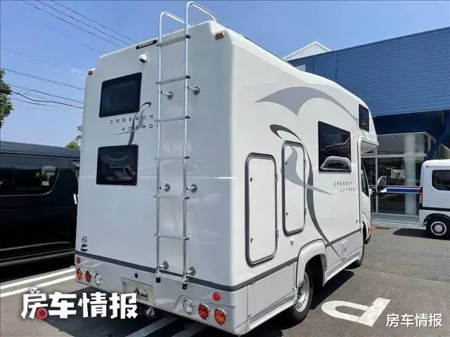 房车|丰田四驱轻卡房车，柴油动力自动挡，长度仅4.9米内部空间却很大