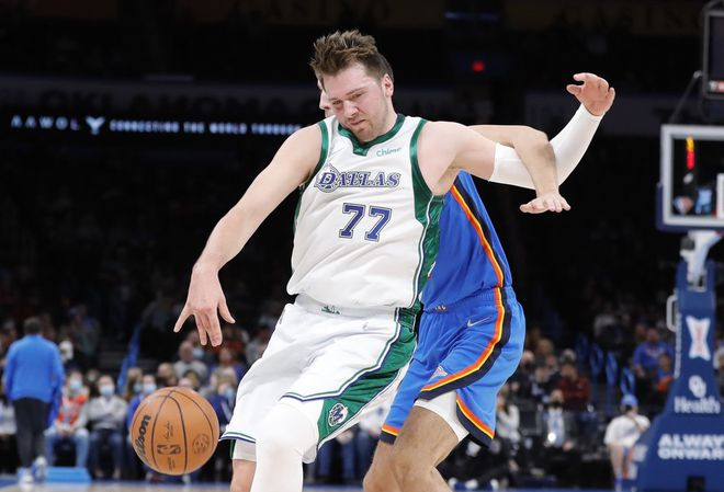 皮克|反超湖人！東契奇復(fù)出贏球，雷霆再獲稱贊，最年輕三雙先生誕生