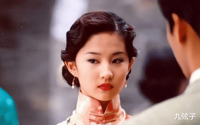 刘亦菲|从13岁开始被“干爹”宠爱，为何“神仙姐姐”现在混到“惨不忍睹”？