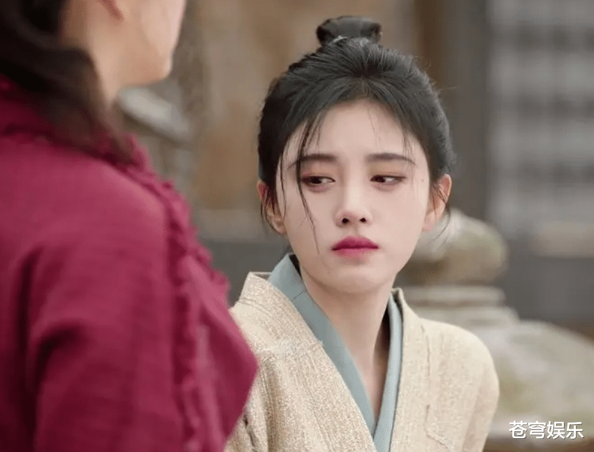 鞠婧祎|同样化着“落难妆”，看鞠婧祎与袁冰妍对比，差距不是一般大