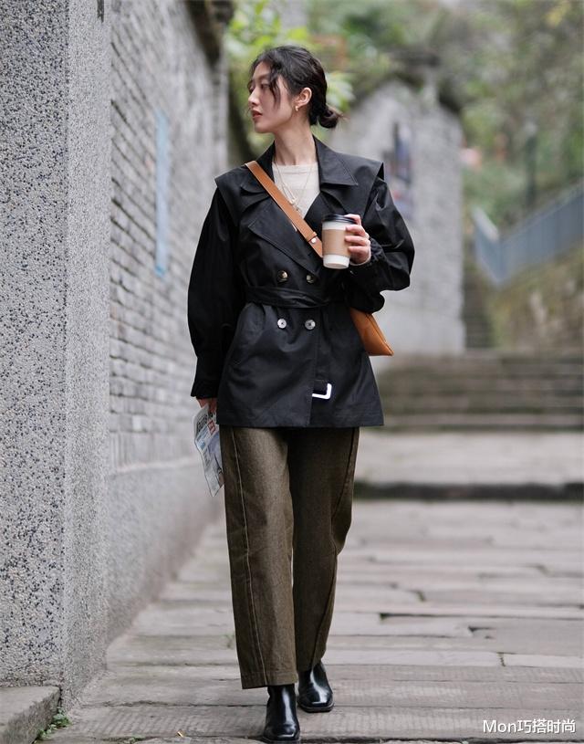 Mon巧搭时尚 穿阔腿裤时，搭什么鞋子才够好看又时髦？瞧小白鞋和低跟靴的区别