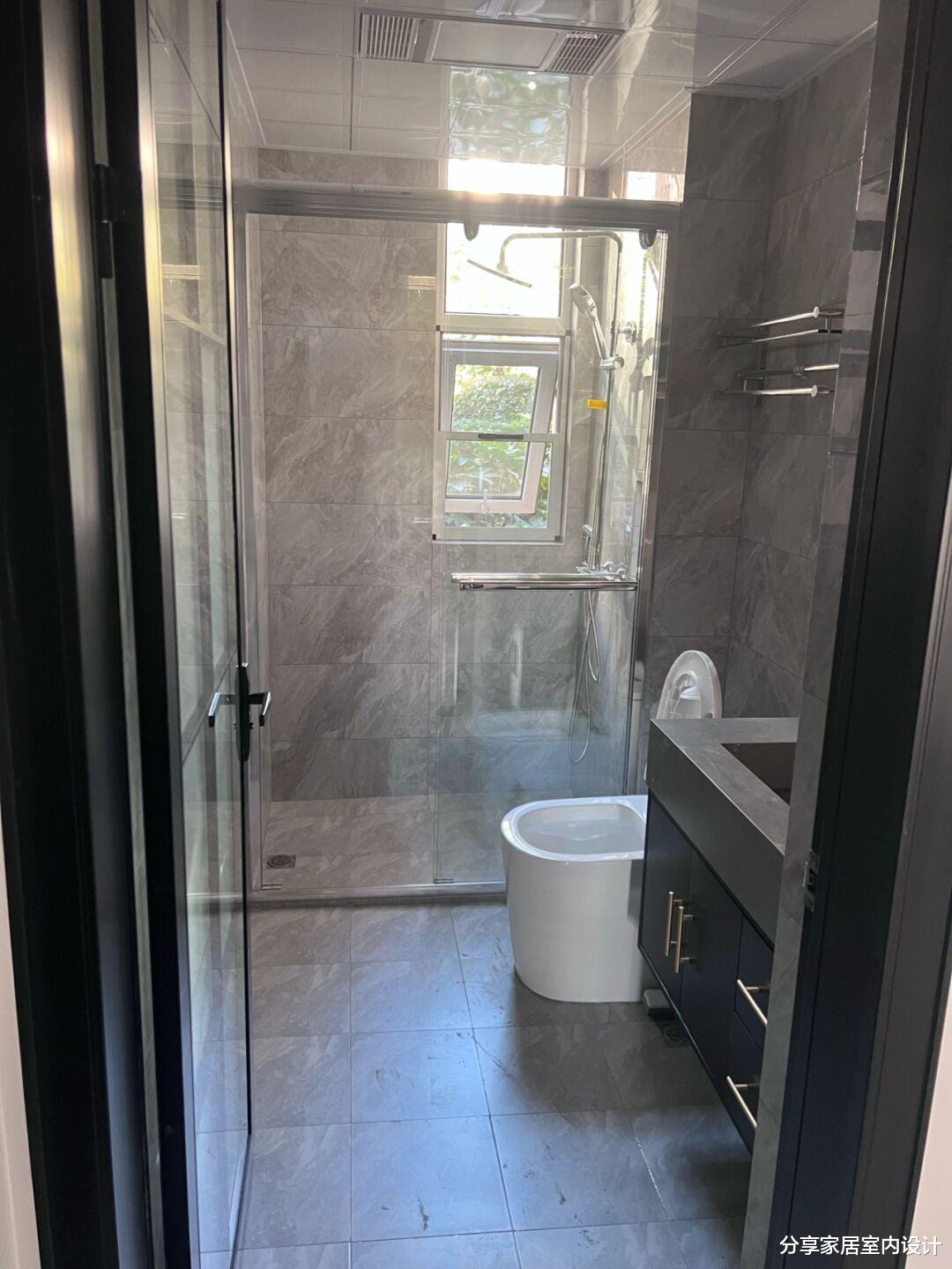 最近羡慕她家一楼的新房，装修完工后全屋亮堂堂，花了20万太值得了！