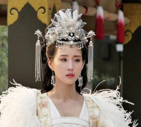 靳东|又一国产“狠剧”将播！靳东携手“古装女神”，我要带妈追剧了