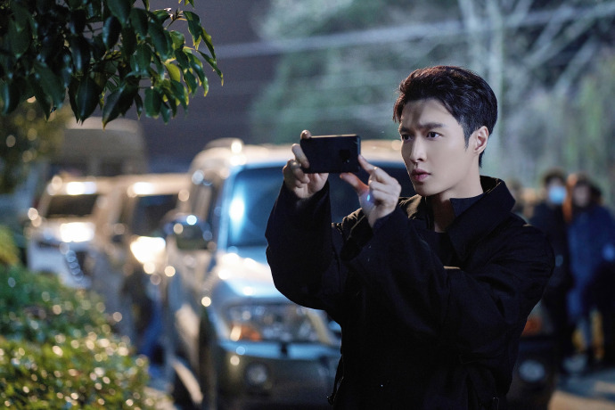 扫黑风暴|?《扫黑风暴》或将下架？部分镜头违反广电禁令，张艺兴可太惨了