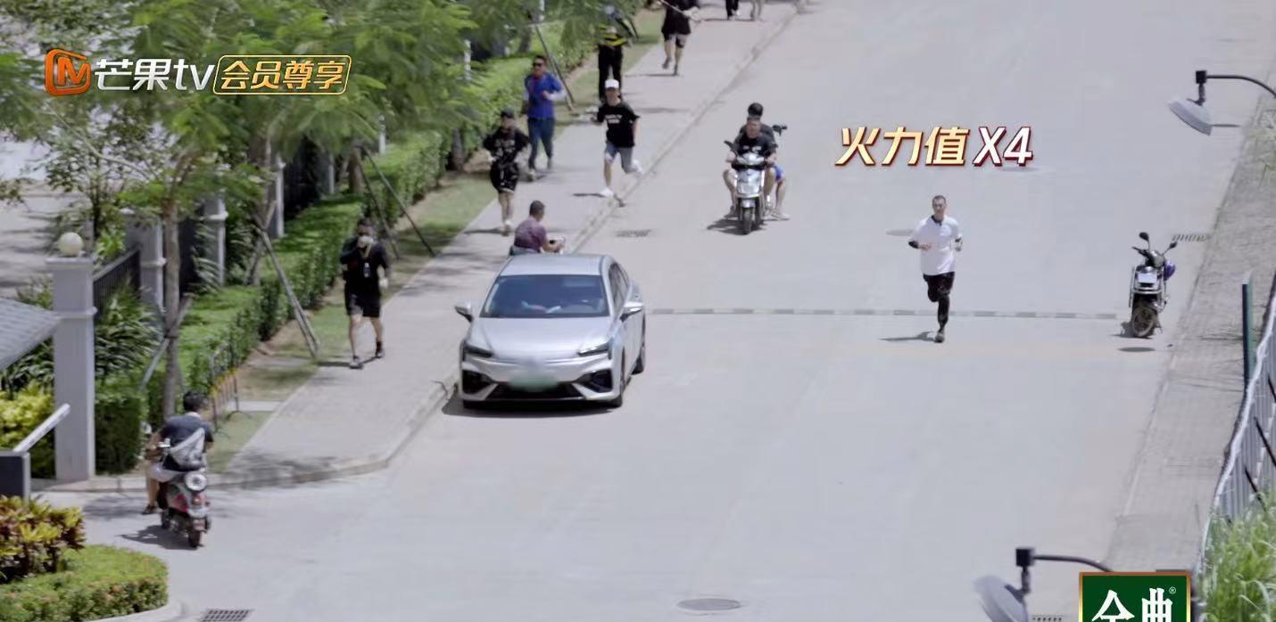 MARRY|为了赚取火力值，选择让瑞奇走路回去，胡海泉的决定被网友刷屏