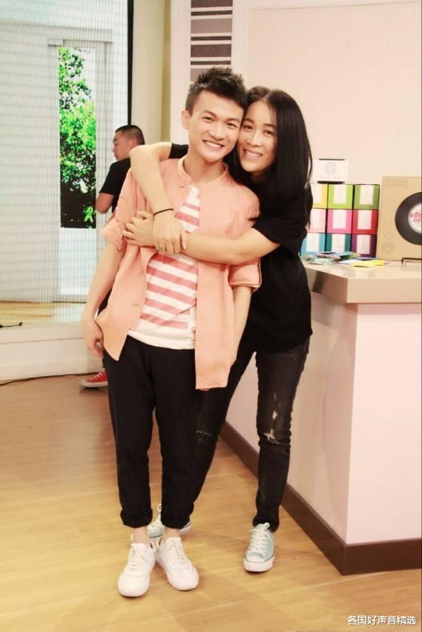 周深|《好声音》昔日淘汰选手成导师，冠军却沦落为选手，可悲！